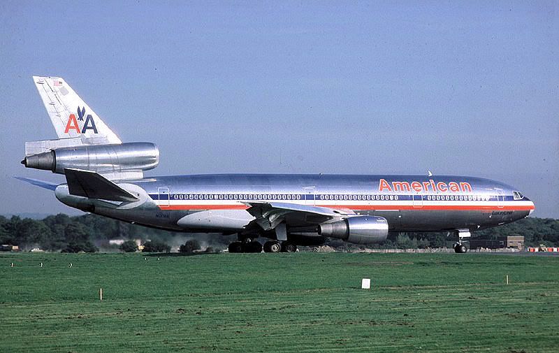 http://i850.photobucket.com/albums/ab64/raggidoll/AmericanAirlinesDC10-10n137aalgw83sarah.jpg