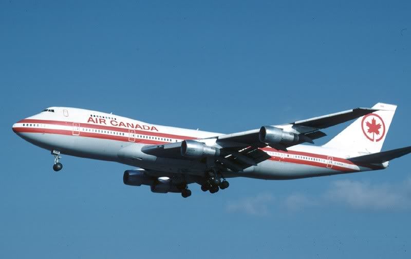 http://i850.photobucket.com/albums/ab64/raggidoll/aviation/AirCanada742cgaganationallhr82sarah.jpg
