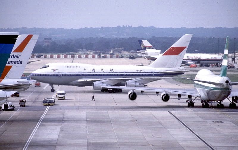 http://i850.photobucket.com/albums/ab64/raggidoll/aviation/CAAC747SPb-2442lgw81sarah.jpg