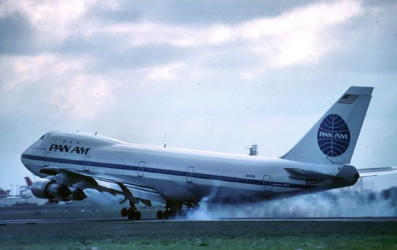 http://i850.photobucket.com/albums/ab64/raggidoll/aviation/PanAm741n741palandinglhr82sarah-1.jpg