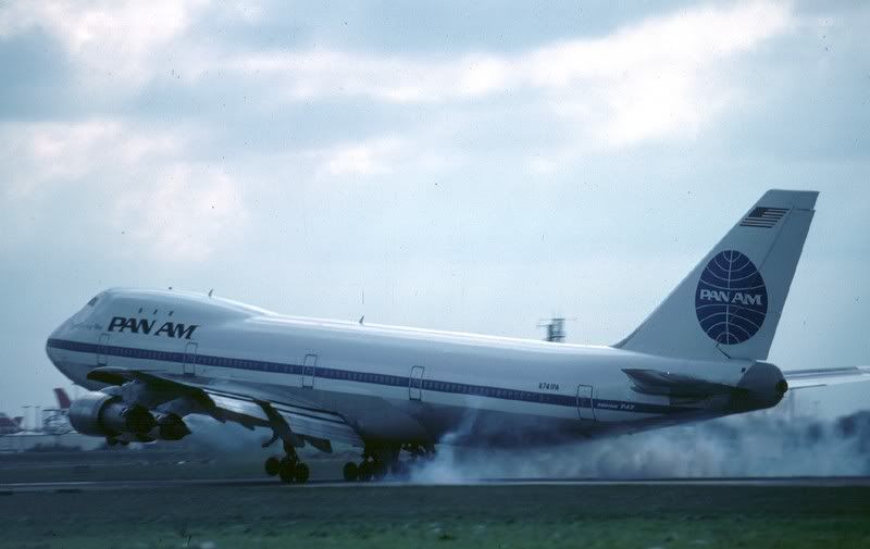 http://i850.photobucket.com/albums/ab64/raggidoll/aviation/PanAm741n741palandinglhr82sarah.jpg