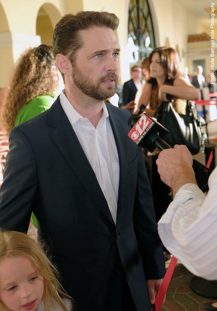  photo jason_priestly_zpse40620f8.jpg